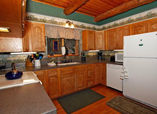 Kendall 444 Cabin
