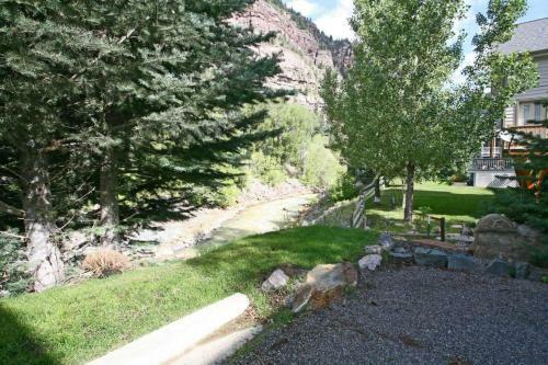 Cascade Village 59 Townhouse