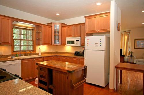 Cascade Village 59 Townhouse