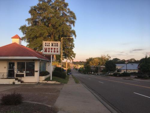 Hotel Ole Miss Motel