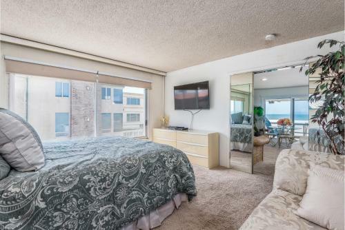 1015 Mandalay Beach Road Home