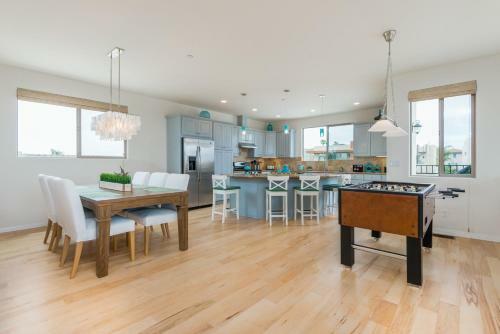 5212 Reef Way Home
