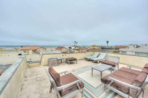 3381h - 875414 Harbor Escape