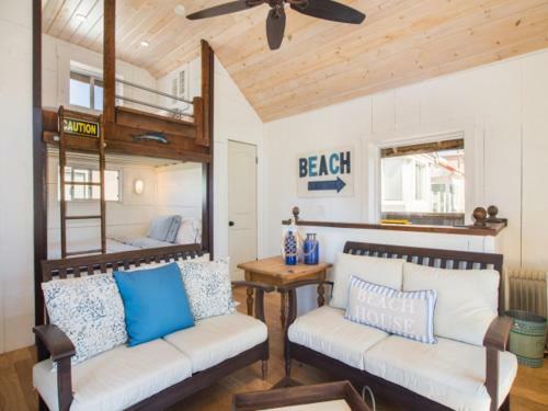 3860o - 610855 Hollywood Beach Shack