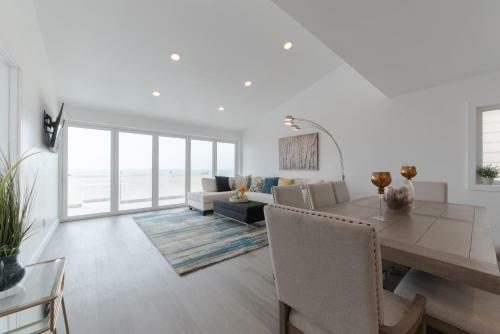 Ocean Front Brand New Modern Luxurious Beach House