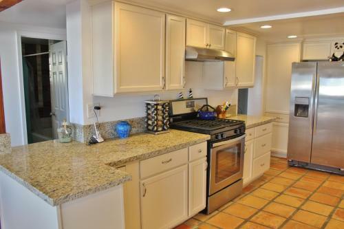 1505o - 657639 Silverstrand Beach