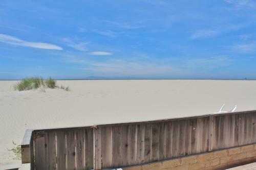 1505o - 657639 Silverstrand Beach