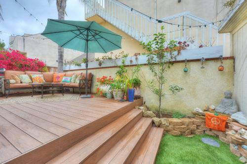 116sc- 906563 The Sunshine Bungalow
