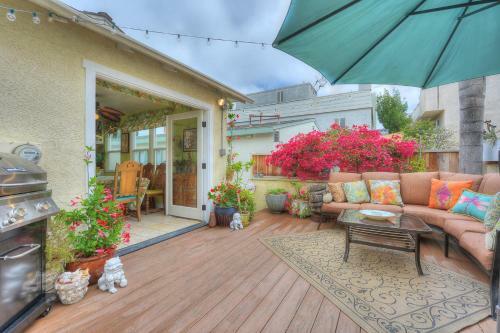116sc- 906563 The Sunshine Bungalow