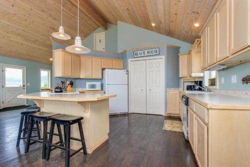 The Kiwanda Surf House