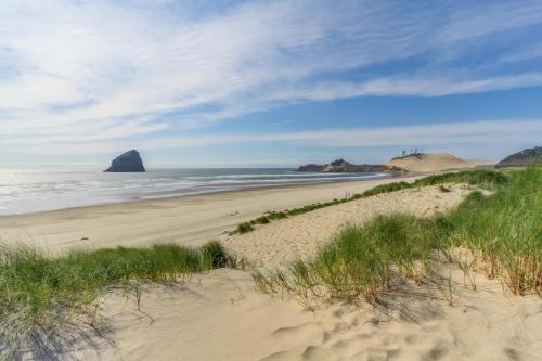 The Kiwanda Surf House