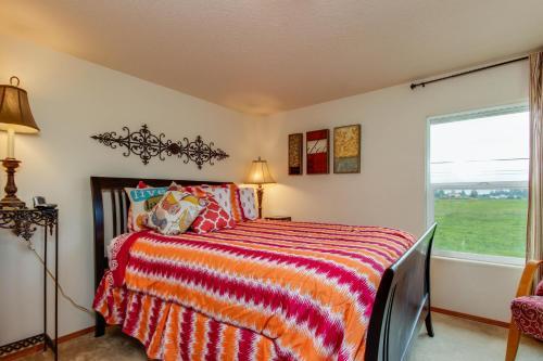Pc Riverfront Getaway!
