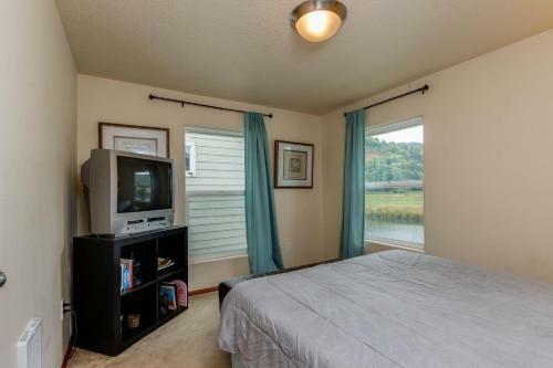 Pc Riverfront Getaway!