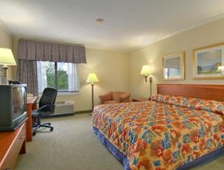 Hotel Baymont Inn And Suites Detroit Romulus