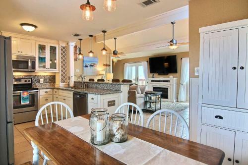Coastal Casa (lost Colony #24) Home