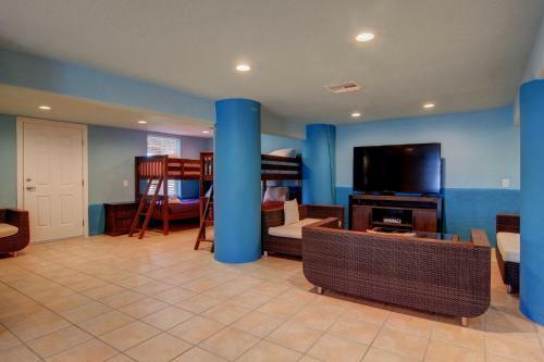 Executive Beach Paradise Sh7345 Home