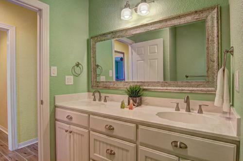 Executive Beach Paradise Sh7345 Home