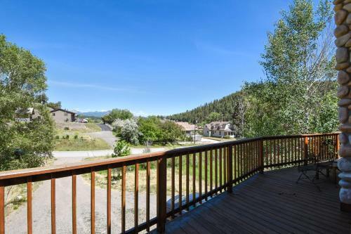 Creekside (upper Level)