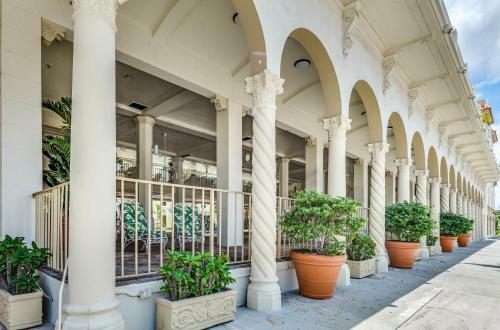 Historic Palm Beach Hotel