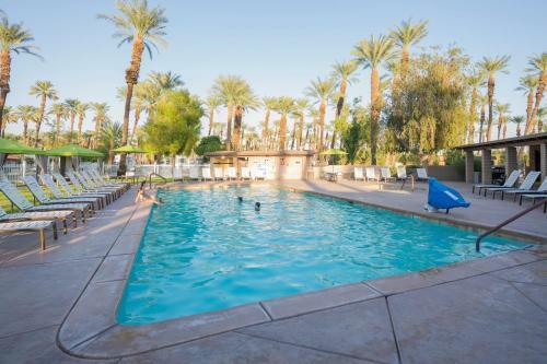 Palm Springs Camping Resort Cabin 3