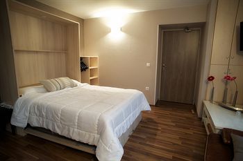 Brit Hotel Le Surcouf