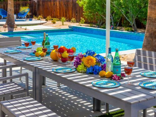 Club Retro In The Sun - 3 Bedroom