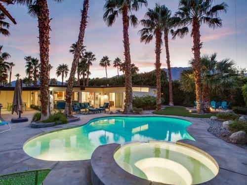Under The Palms - 3 Bedroom