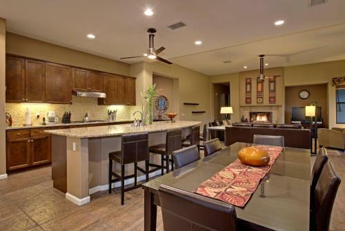 Desert Escape-pool-4br/2.5ba