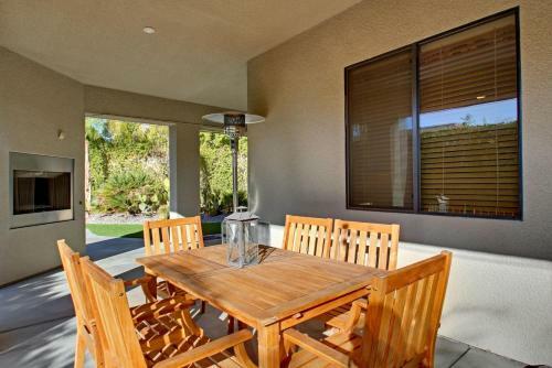 Desert Escape-pool-4br/2.5ba