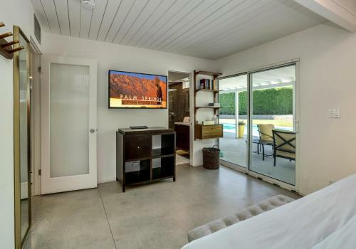 Pool House-mt View-pool-3br/2b