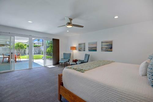 805s Palm Springs Home