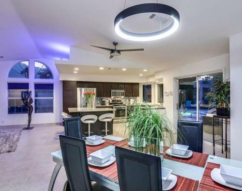 Sun Palace-mt Vw-pool-4br/2ba