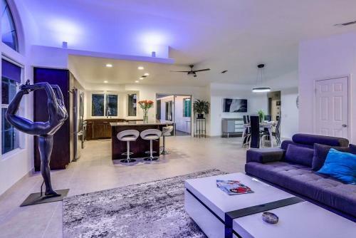 Sun Palace-mt Vw-pool-4br/2ba