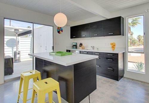 Moondog House-mt Vw-3br/2ba