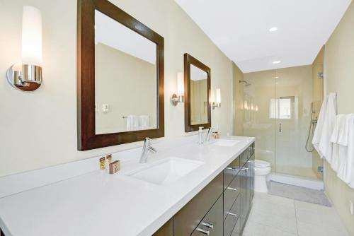 2252 E Rochelle Home