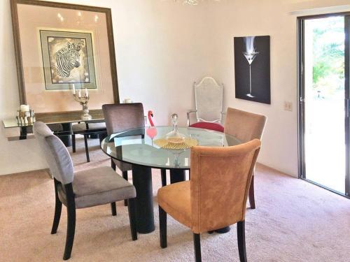 301. The Warhol House | Ps 3br/2ba