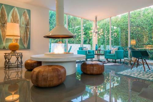 Villa California Palms 4br/4.5ba