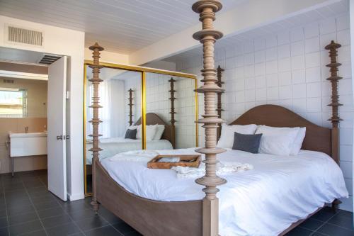 Ocotillo Lodge