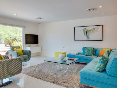Atomic Hummingbird - 3 Bedroom