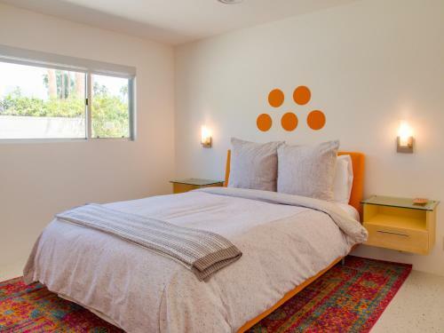 Atomic Hummingbird - 3 Bedroom