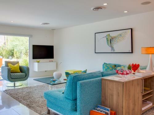 Atomic Hummingbird - 3 Bedroom