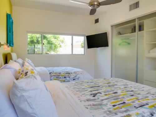 Atomic Hummingbird - 3 Bedroom