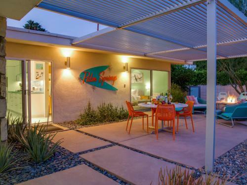 Atomic Hummingbird - 3 Bedroom