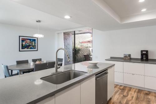 Apartamento 103 East Via Huerto Condo