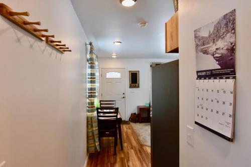 Ak Vacation Cabins / Sleepy Hollow Cabin