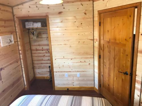 Ak Vacation Cabins / Woodland Hollow Log Cabin