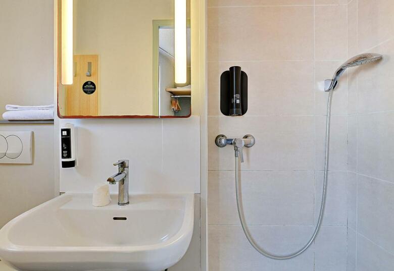 Hotel H�tel Premi�re Classe Centre Ville Palais Des Congr�s