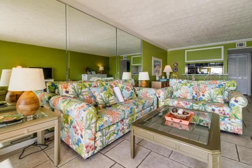 Gulf Gate 208