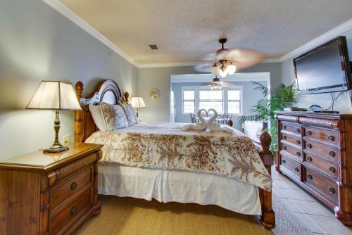 The Inn At St. Thomas Square #1208a