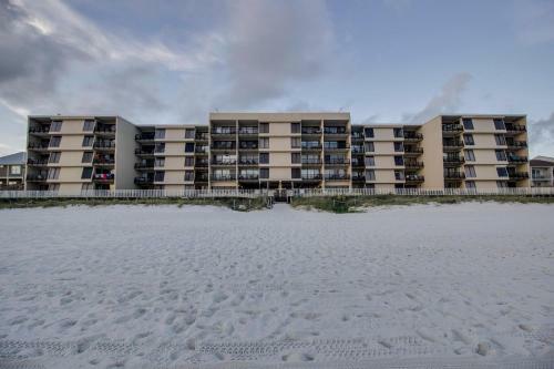 Gulf Gate 402
